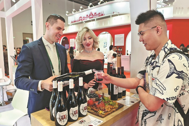 Over 10b yuan of intent purchase deals inked at 3rd China-CEEC expo