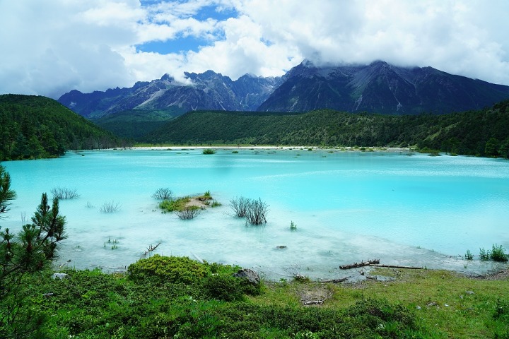 Milk Lake by the Yunnan Mountain intrigues tourists