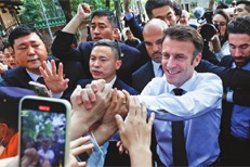 Macron meets university students