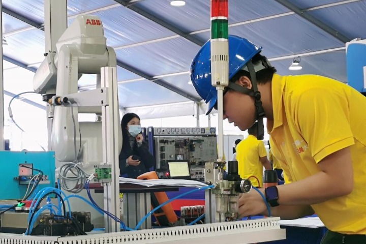 Guangdong focuses on training skilled workers