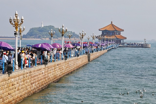 Qingdao heats up summer travel market