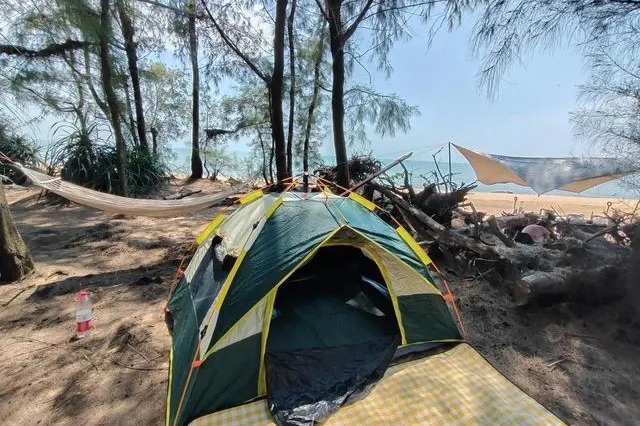 Camping gains popularity in South China's Hainan