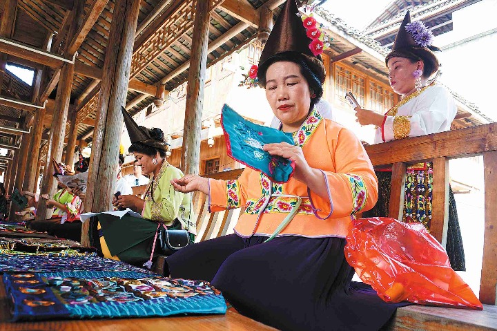 Flourishing handicrafts sector kicks off rural revamp