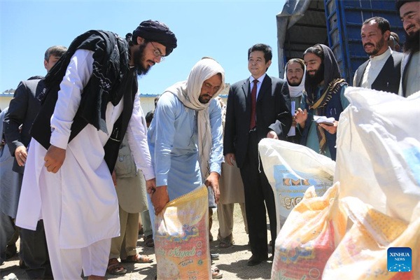 Chinese company distributes food to Afghan families