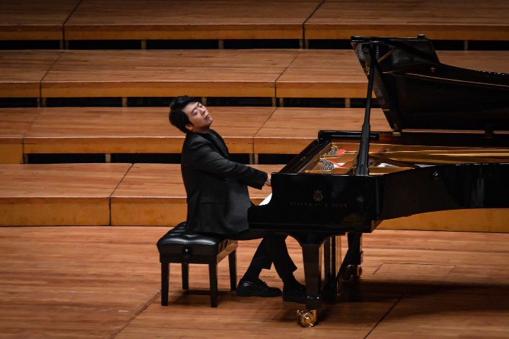 Piano recital brings enchanting melodies to Wuhan