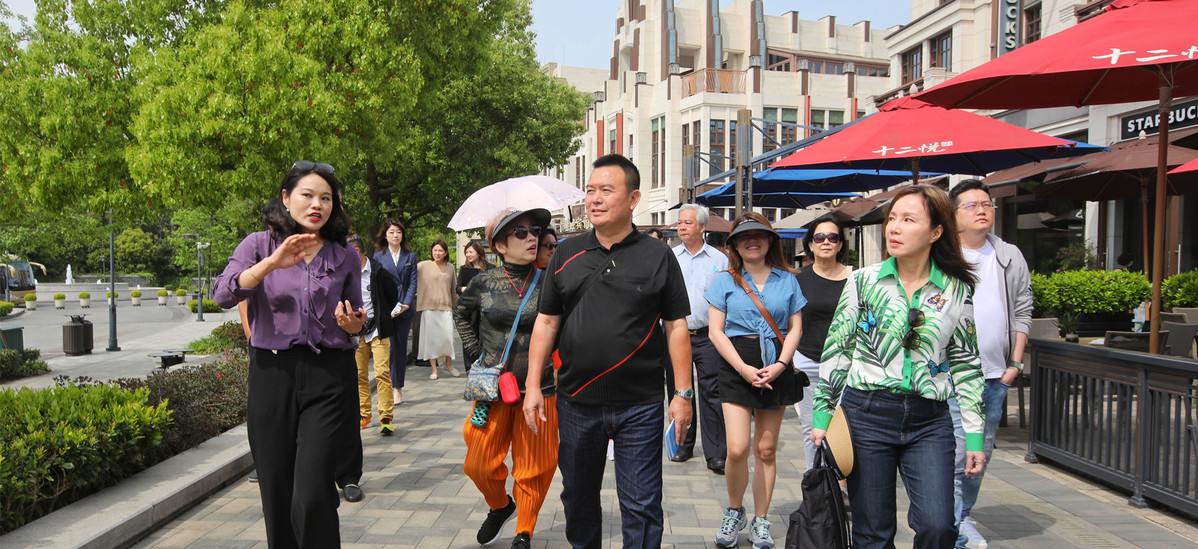 Pudong welcomes first inbound tourist group this year