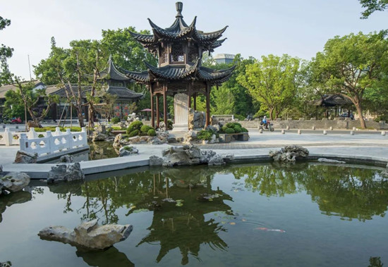 Wenhui Pavilion a cultural landmark in Yangzhou 