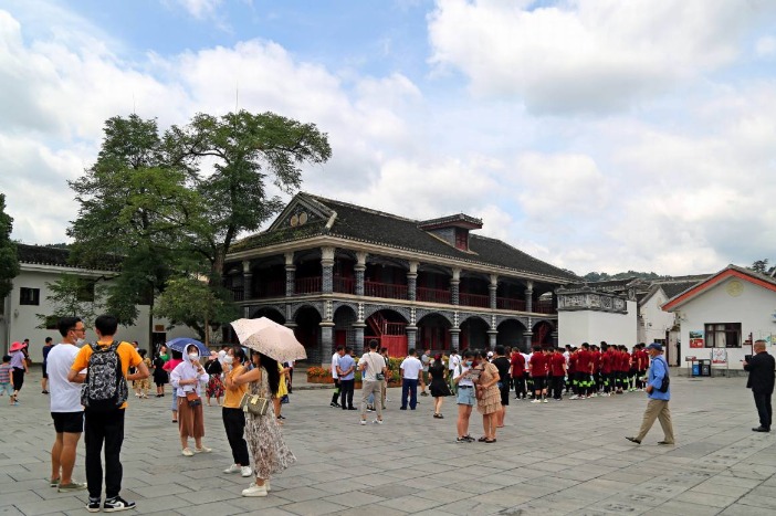 Red tourism injects vitality into China's old revolutionary base