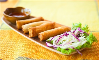 Deep-fried spring rolls (油炸春卷/Youzha Chunjuan)