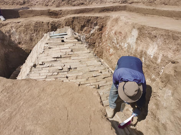 1,600-year-old tomb unearthed in Baotou