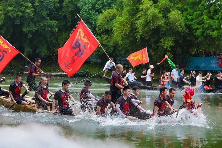 Hangzhou welcomes 2.4m visitors during Dragon Boat Festival holiday