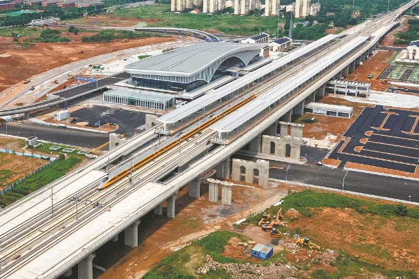Railway in Yangtze Delta nears completion
