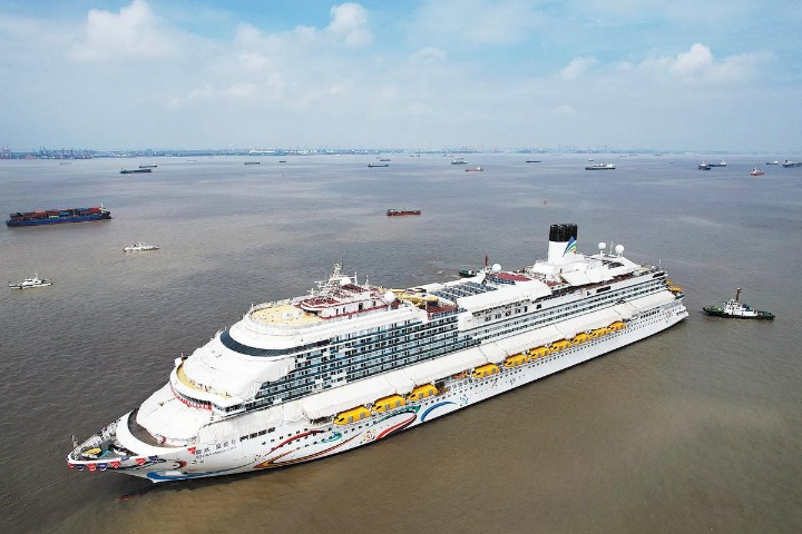 China's first home-grown cruise ship starts trial trip