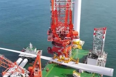 China begins installing giant wind turbine