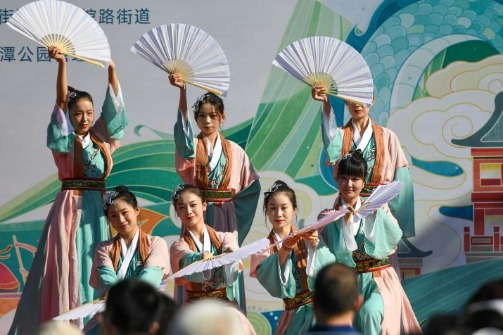 Beijing sees booming holiday consumption