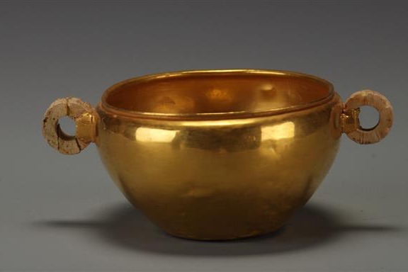 Rare gold drinking vessel from 2,500 years ago