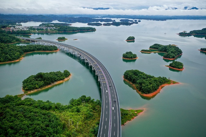 Embark on a breathtaking journey along China's most beautiful water-side expressway
