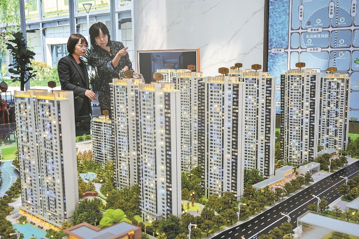 Official stresses efforts to cement recovery trend of property market