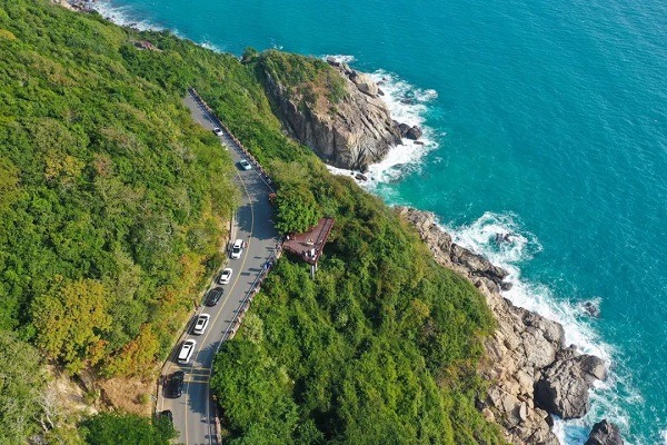 Hainan's scenic highway to open in Dec