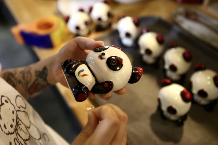 Chengdu artists pour heart and soul into memorable mascots