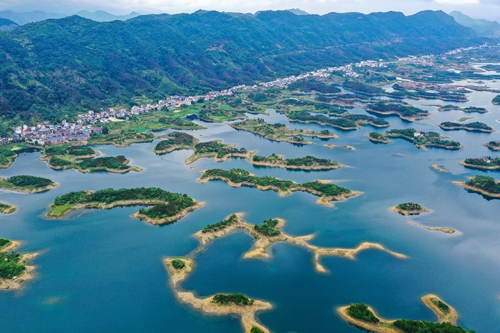 Explore the beauty of Xiandao Lake in Hubei
