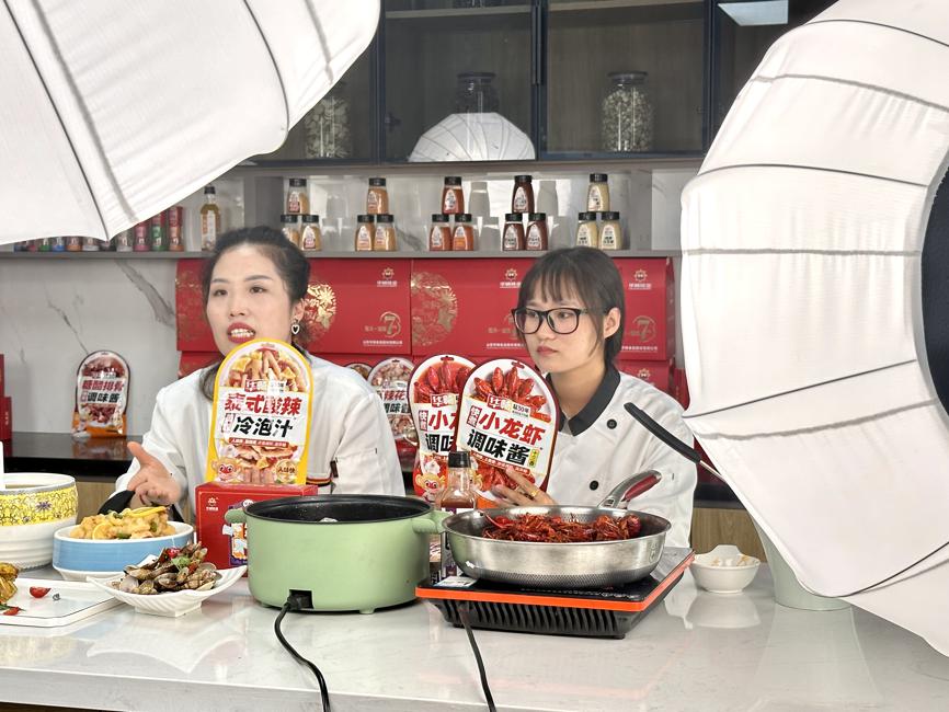 Government support boosts the development of the local seasoning ...
