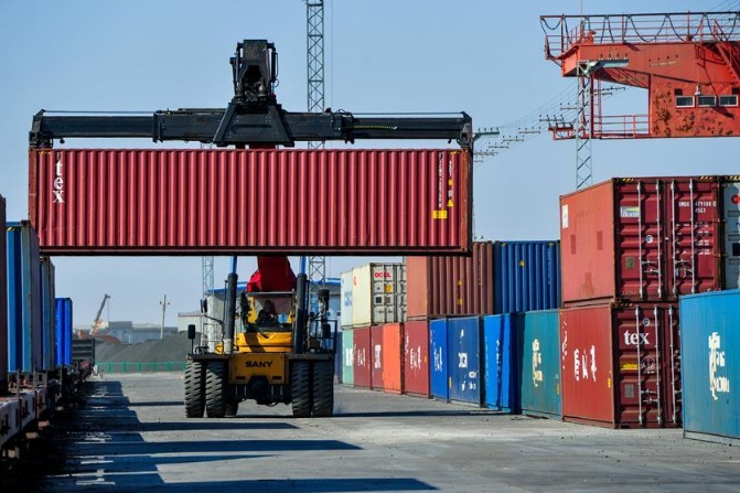 China's border port handles more China-Europe freight trains