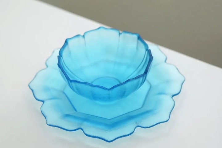 Crystal blue lotus-shaped teacup inspired by a Yuan Dynasty treasure