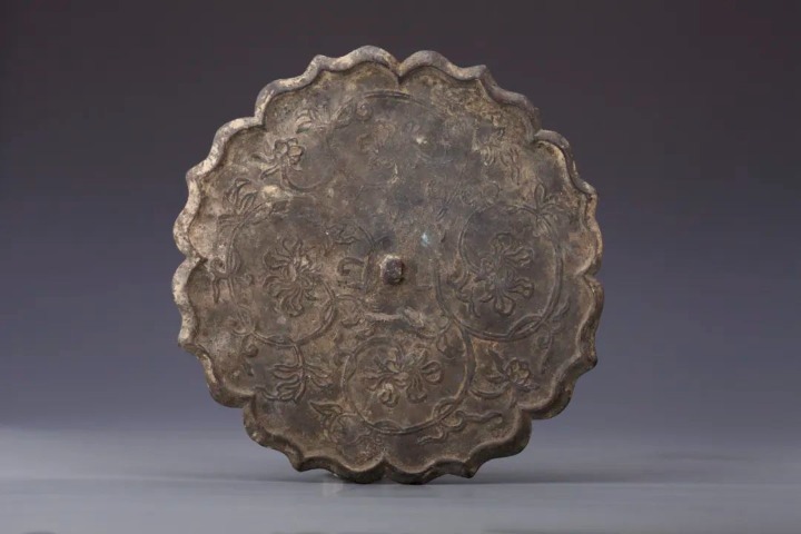 Jiangsu exhibition features ancient bronze mirrors