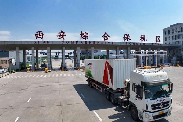 Cross-border trucks from Xi'an to Almaty launched
