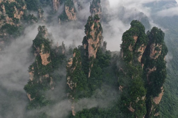 Mountains seem to float again in Hunan