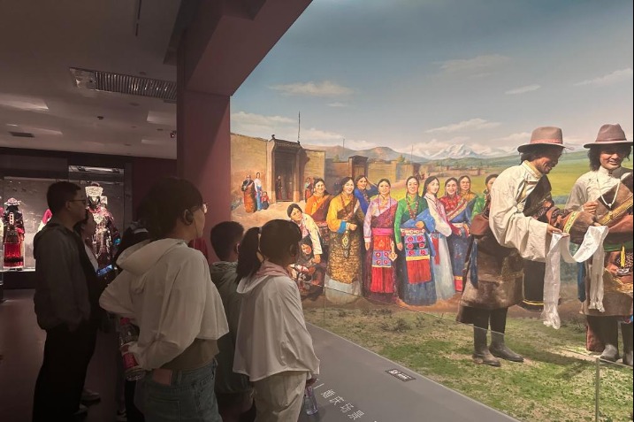 Tibetan museum in Qinghai drawing crowds