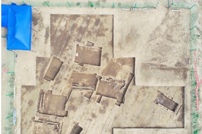 Archaeologists find ancient tombs, house foundations in Northeast China