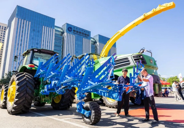 Intl agriculture expo comes to a close in Hohhot 
