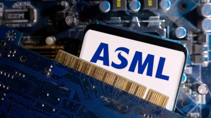 ASML to ship advanced chip tools to China till year-end