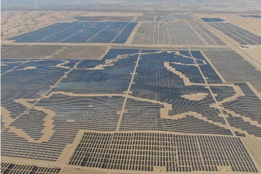 Explore world's largest PV power station with image-shaped panels at Kubuqi Desert