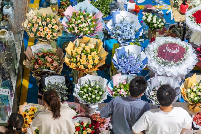 Technologies powering cut flower industry in China's Yunnan