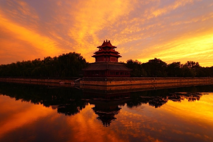 Healing sunset over the Watchtower of the Forbidden City