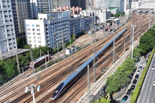 Bullet train slashes travel times in Guangdong