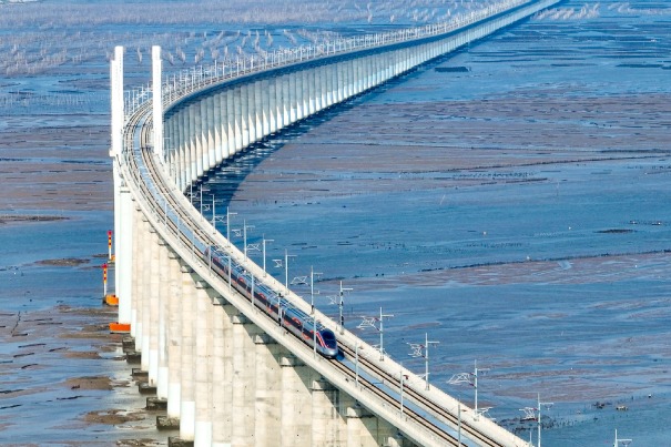 Fuzhou opens China's first cross-sea high-speed railway