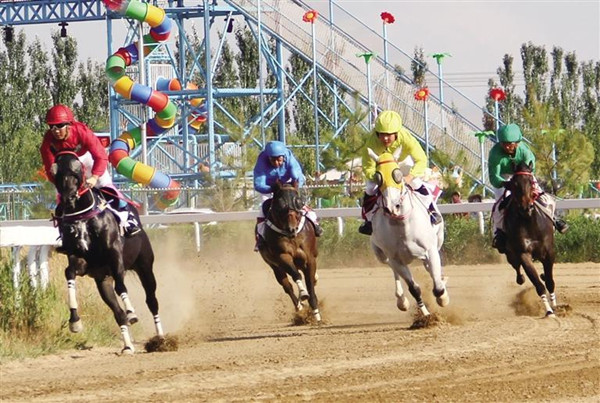 National horse racing event takes place in Hohhot city 