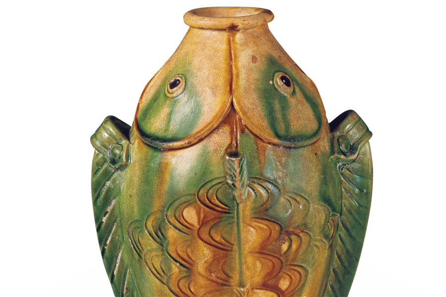 Tang Dynasty sancai vase features a double fish shape