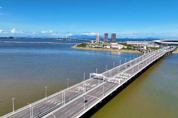 Hong Kong-Zhuhai-Macao bridge sets record travel numbers over the holiday
