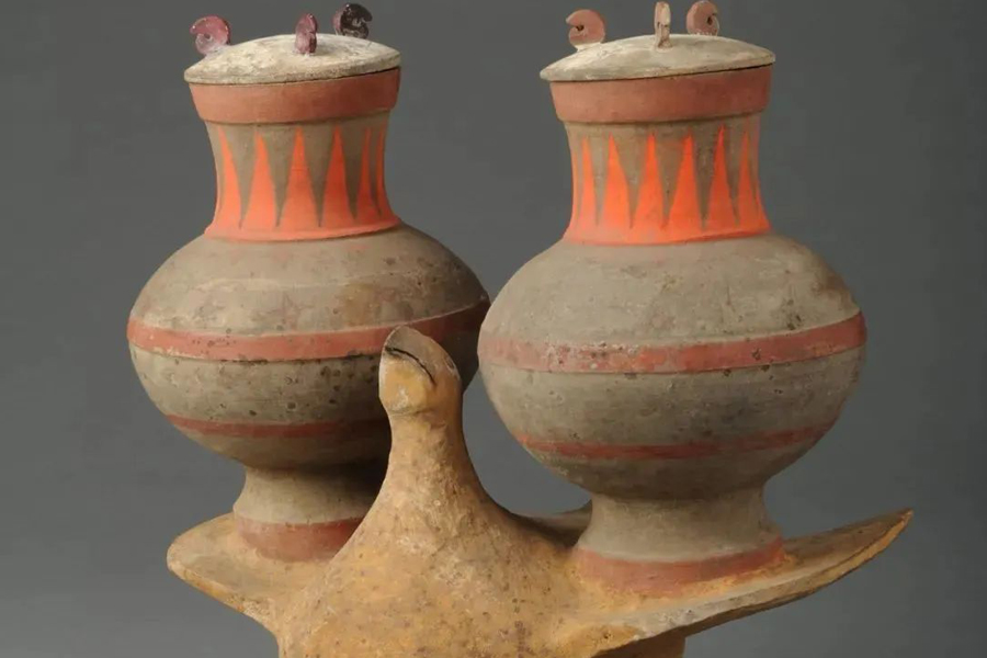 Han Dynasty pottery dove a portrayal of longing for longevity