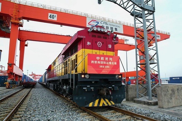New freight train service links Xi'an, Azerbaijan