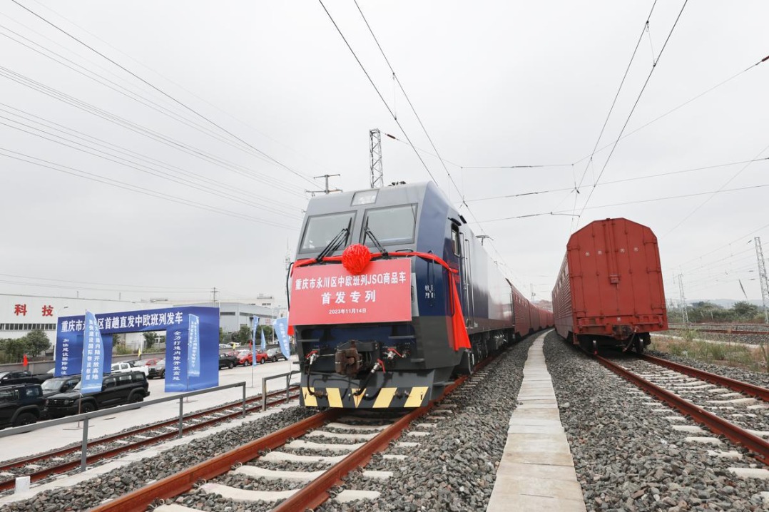 A more efficient train takes vehicles to Europe