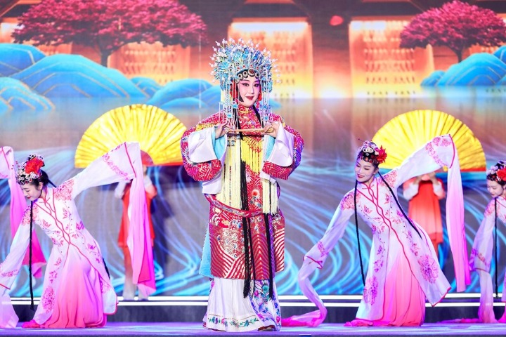 Cultural tourism festival opens with spectacular shows