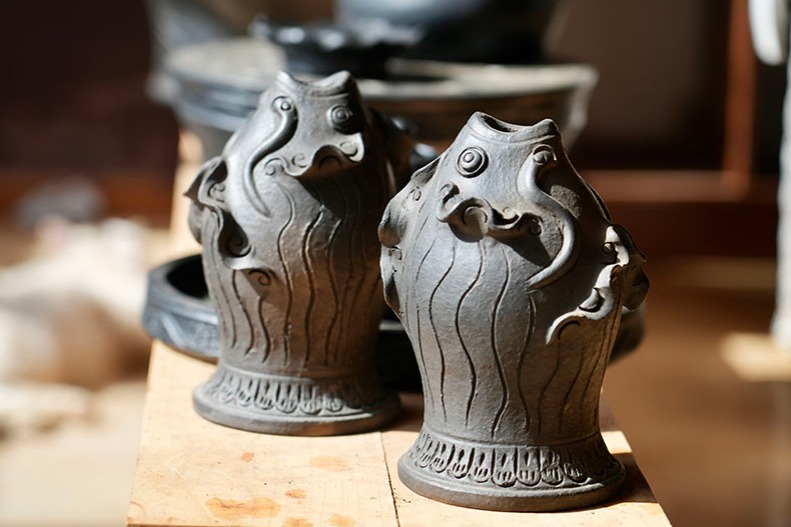 Black pottery brings prosperity to village in Shangri-La, Yunnan province