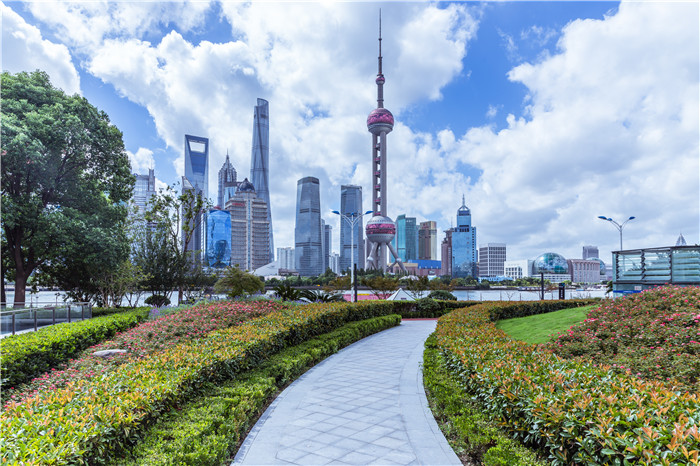 Shanghai in the eyes of global executives: A prosperous cosmopolitan hub