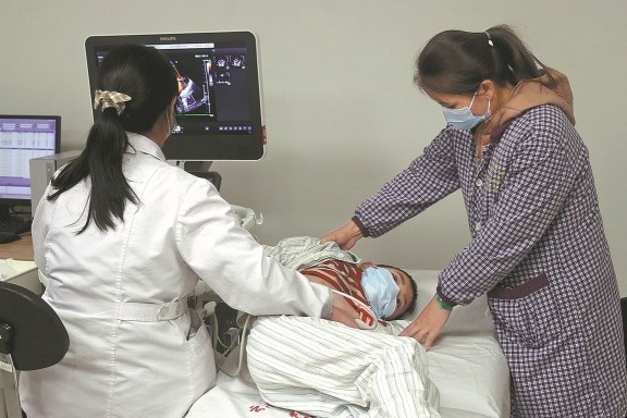 Yunnan doctors treat Lao kids' heart disease